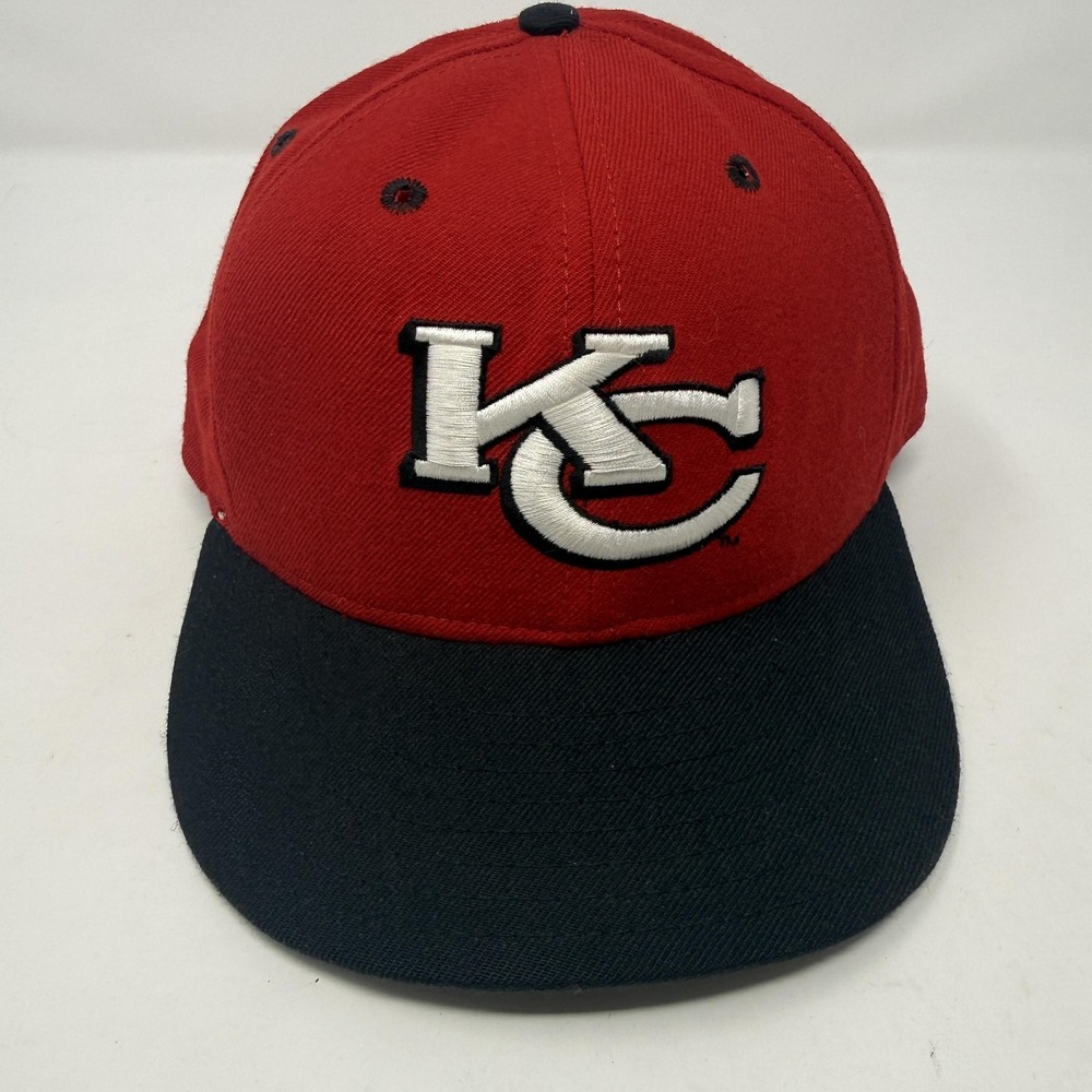 Vintage Kansas City Chiefs Hat Cap Fitted Mens 7 1/4 NFL Football New Era 90s